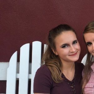 Meet your Posher, Becca